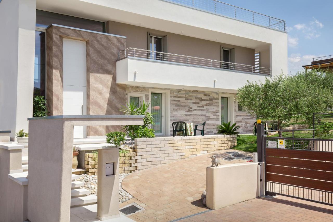 Villa Aurora-Holiday Home Apt 2 Bardolino Exterior photo