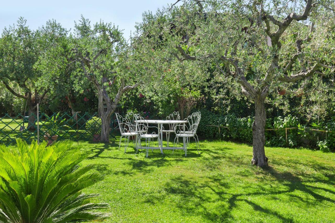 Villa Aurora-Holiday Home Apt 2 Bardolino Exterior photo