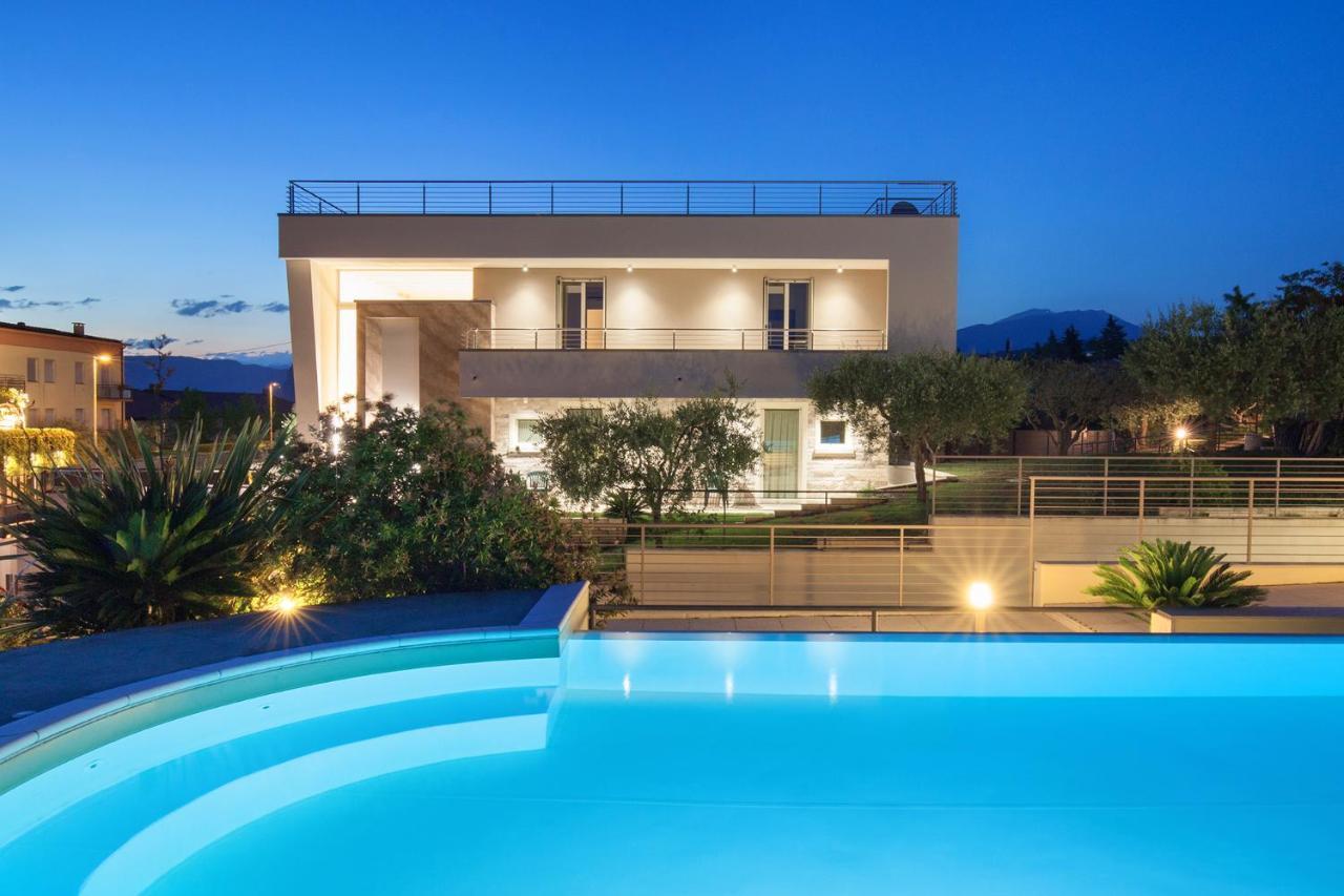 Villa Aurora-Holiday Home Apt 2 Bardolino Exterior photo